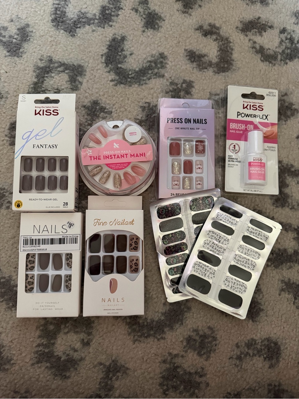 Press on nail bundle - Picture 1 of 3